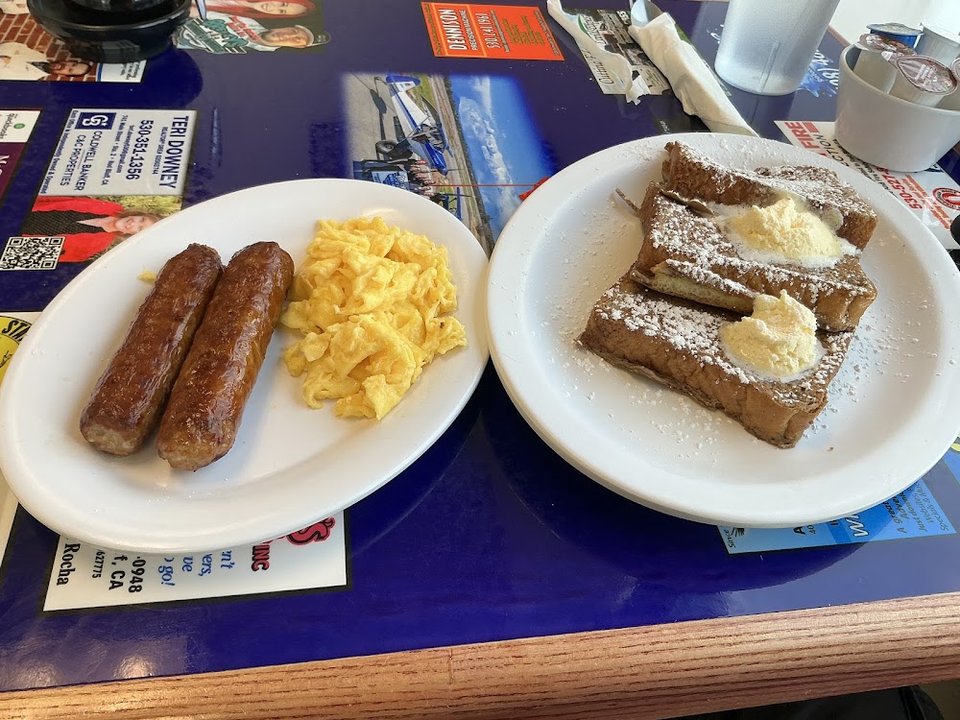 Printed menu with breakfast and lunch sections.